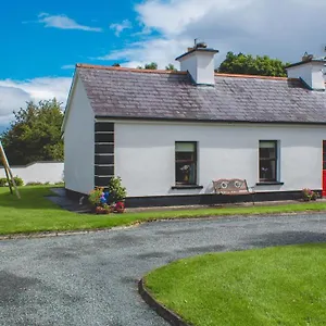 Stunning 3-bedroom House With Private Garden Holiday home