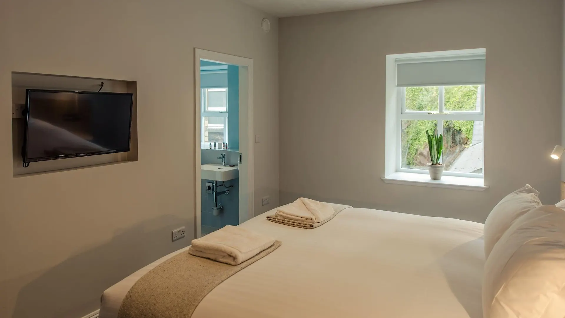 Hotel Isaacs Cork City 3*,  Ireland