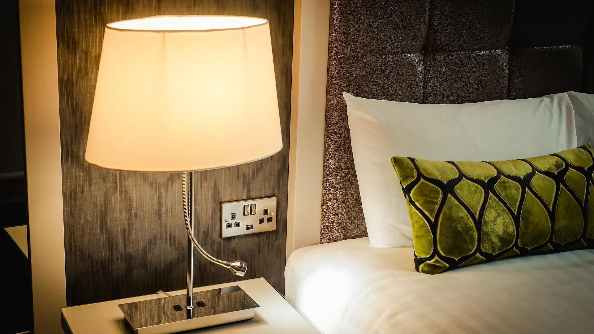 Hotel Isaacs Cork City 3*,