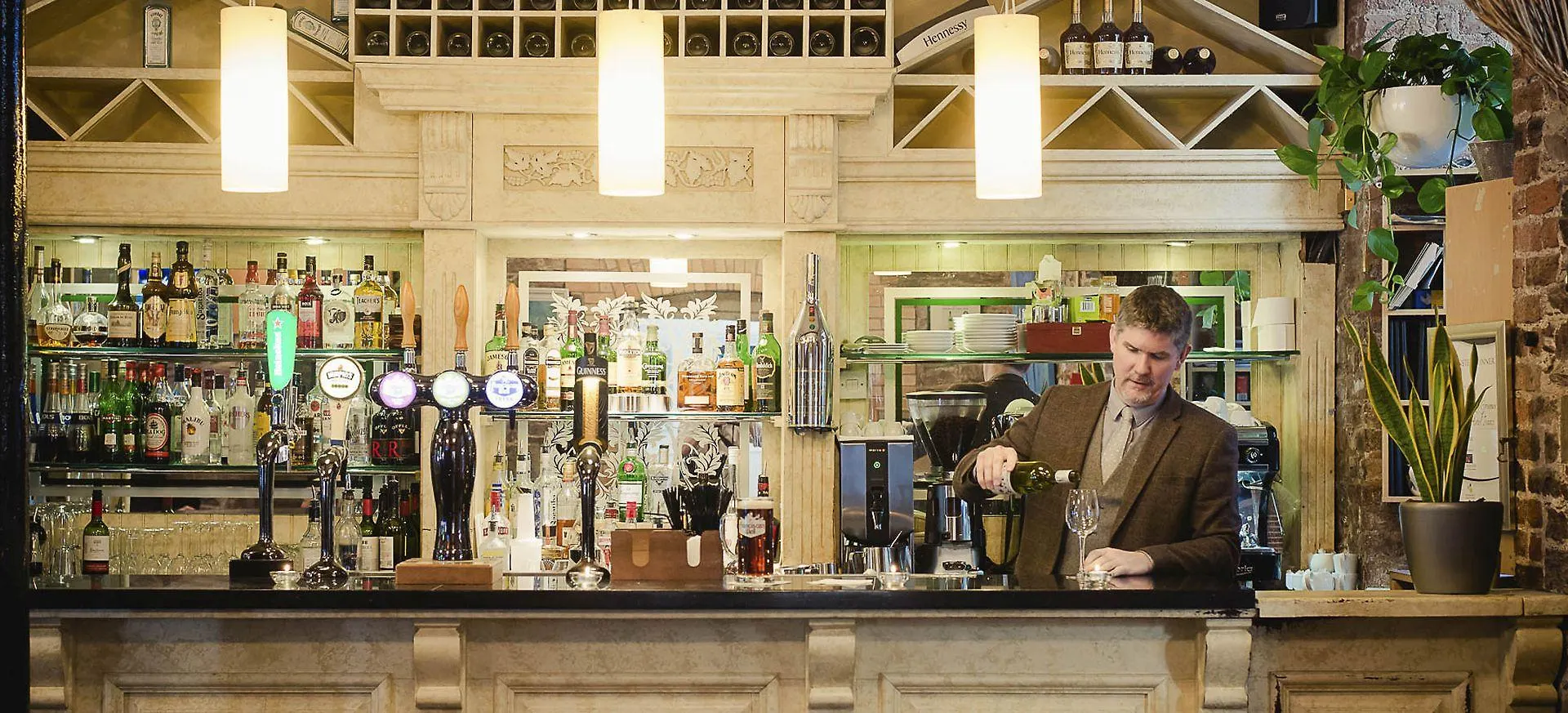 Hotel Isaacs Cork City